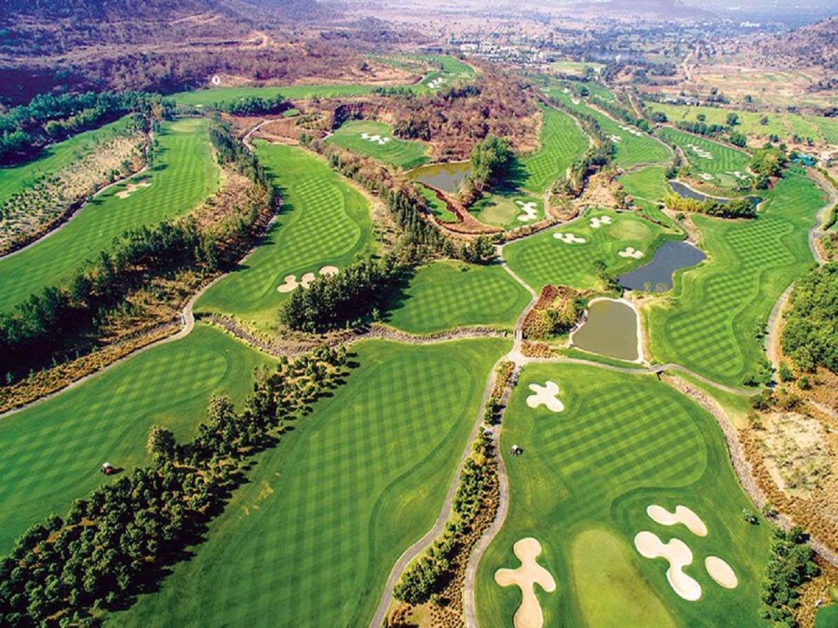 Oxford Golf Resort Pirangut Eksteriør billede